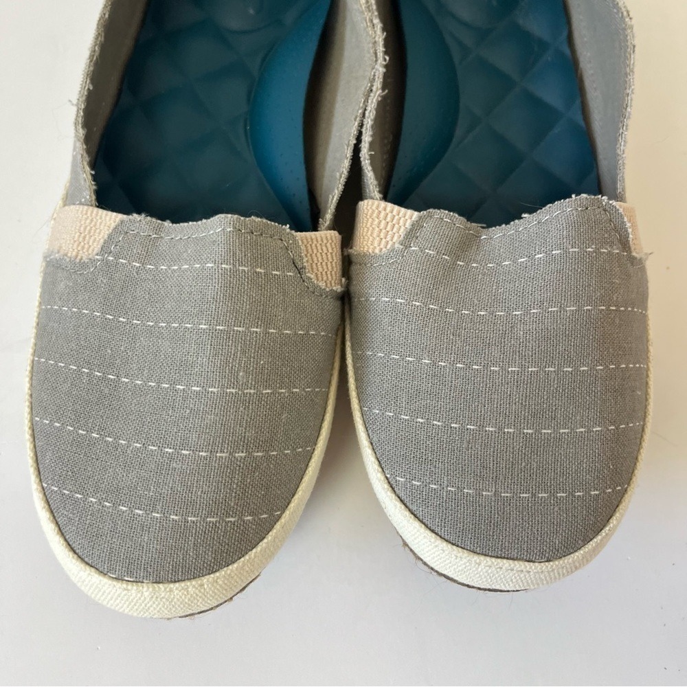 Reef Summer Slip On Gray Striped Shoes 8.5 - Picture 9 of 10